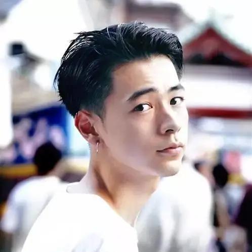 日本男星人气排行,盘点年度最受欢迎的十大巨星
