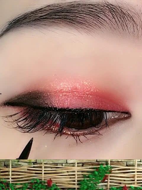 眼线怎么画视频,轻松掌握眼线技巧