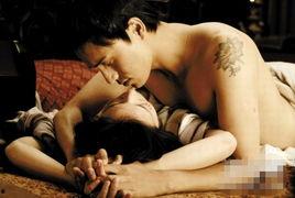 胡兵吻戏床戏视频,网友热议